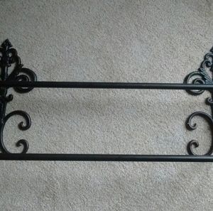 Decorative metal towel rack